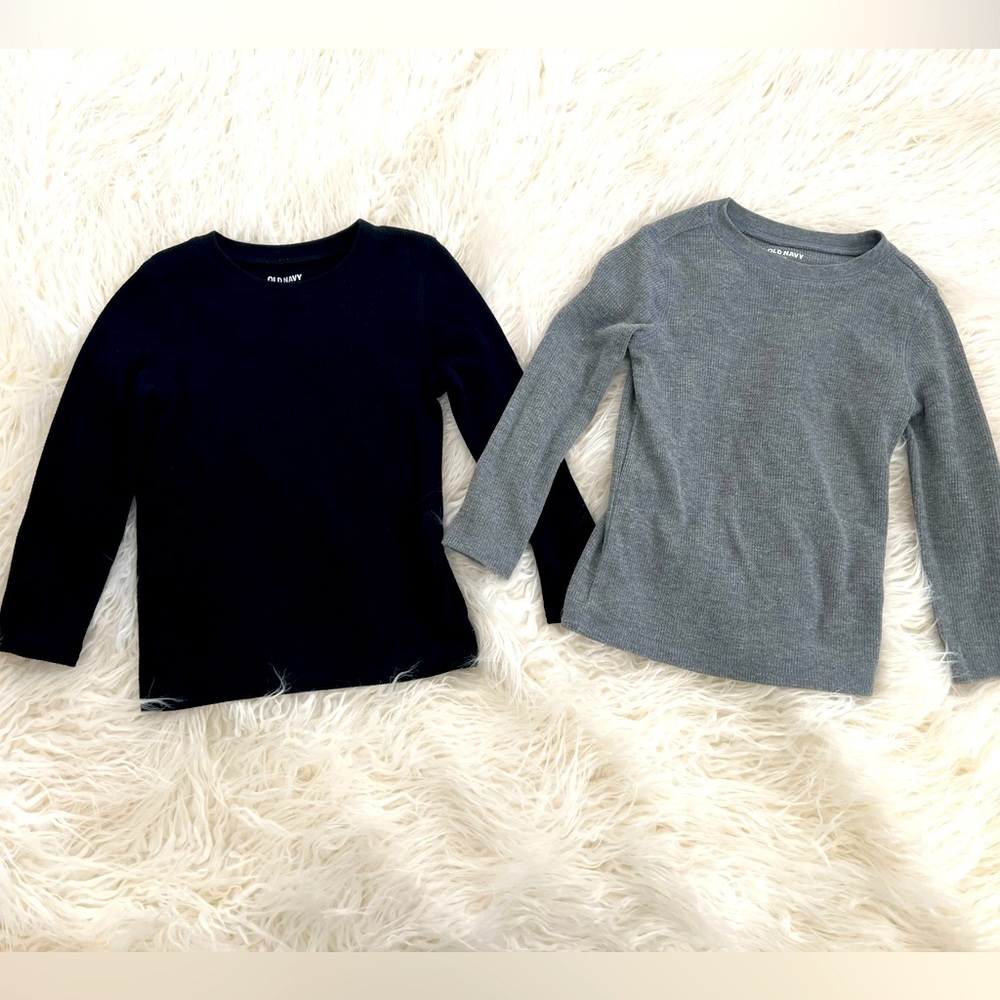 Kids 2 pack of Old Navy Thermal Long Sleeve Tee